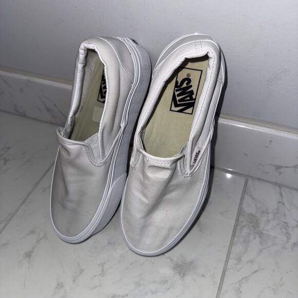 Size 8- VANS Authentic Platform - White Slip On - Picture 7 of 7